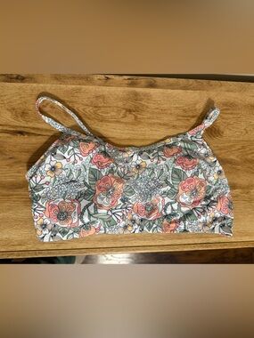 SHEIN Floral Bikini Top in Coral, Green, White